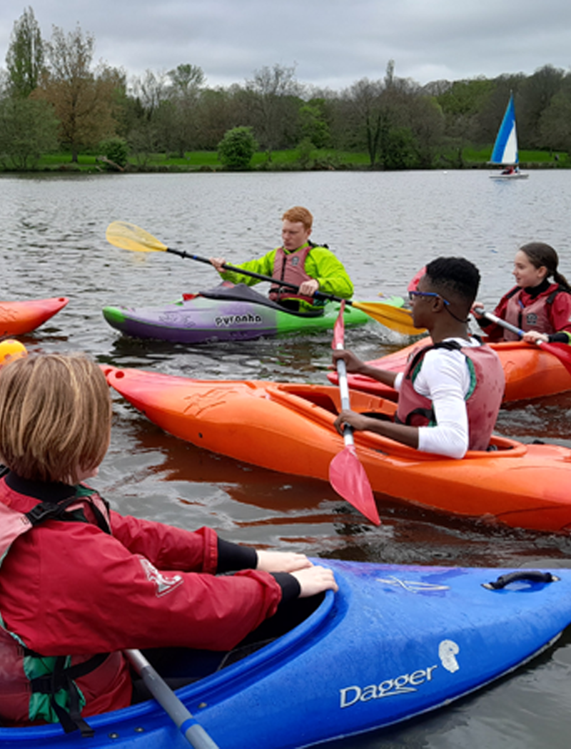 canoeing-lessons-on-danson-park-lake-800px-1050px
