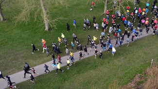 Image of people running in Danson Park