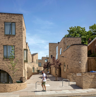 woodmore mews