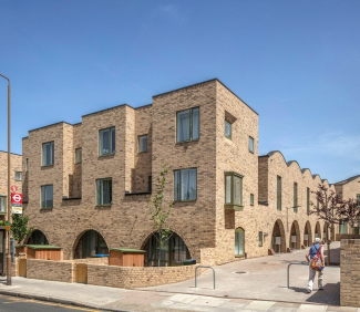 woodmore mews