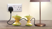 apple cores used to power a table lamp